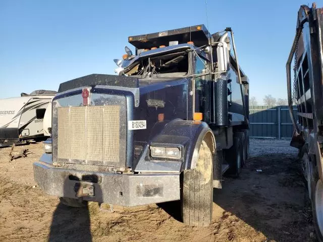 2007 Kenworth Construction T800