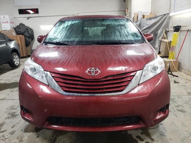 2017 Toyota Sienna LE