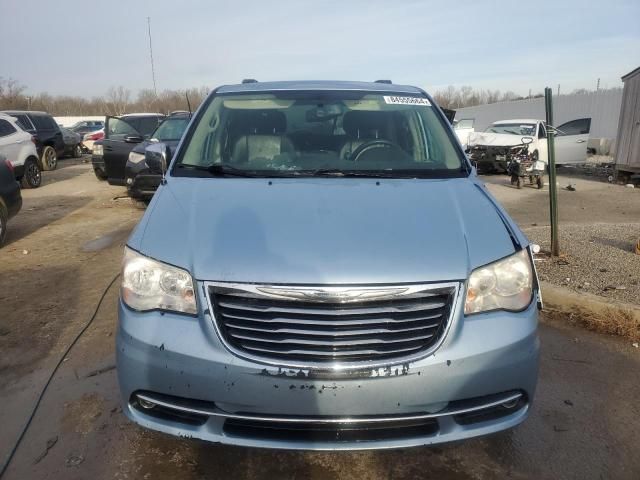 2013 Chrysler Town & Country Touring L