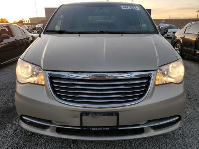 2016 Chrysler Town & Country Touring L