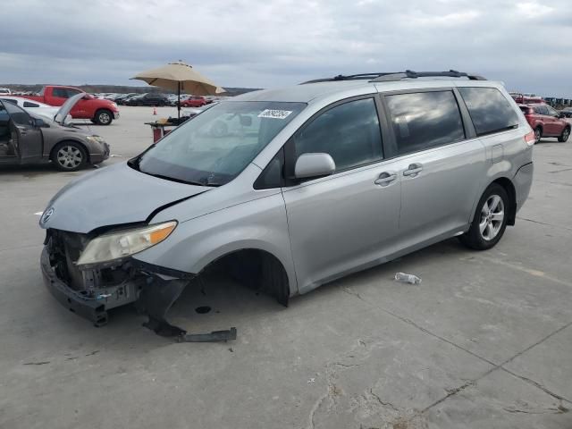 2011 Toyota Sienna LE