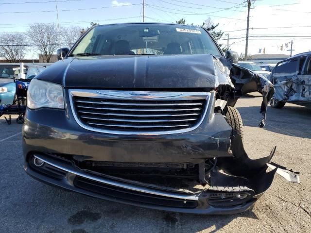 2013 Chrysler Town & Country Touring