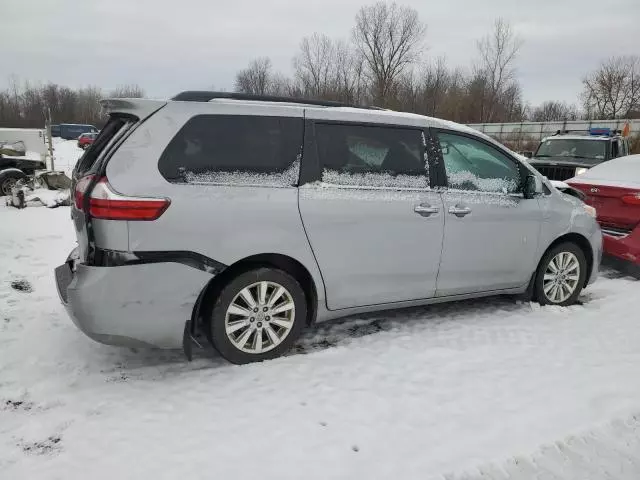 2017 Toyota Sienna XLE