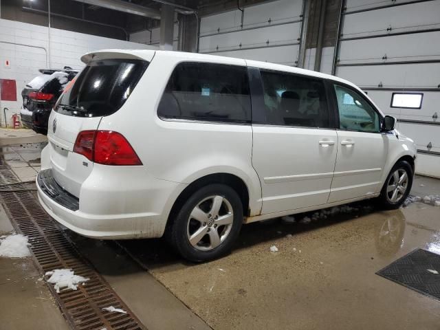 2010 Volkswagen Routan SE