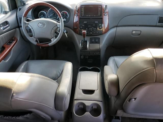 2005 Toyota Sienna XLE