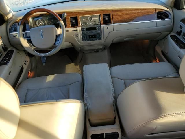 2007 Lincoln Town Car Designer