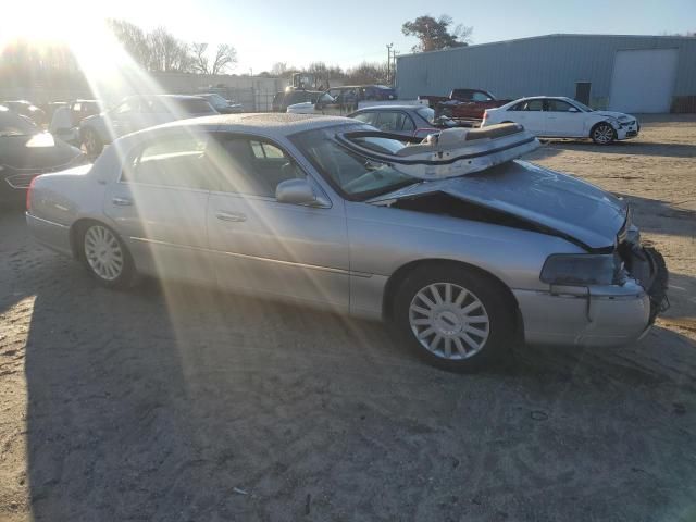 2005 Lincoln Town Car Signature Limited