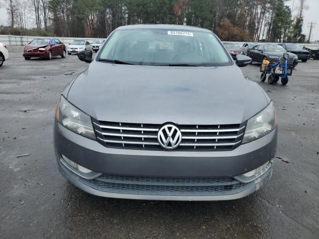 2012 Volkswagen Passat SEL