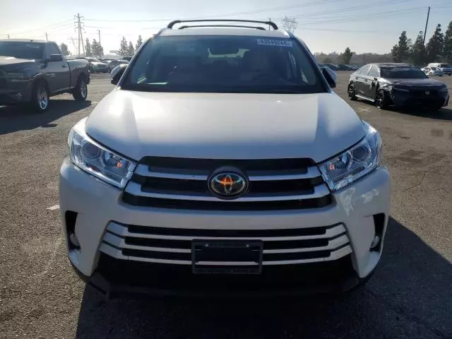 2018 Toyota Highlander SE