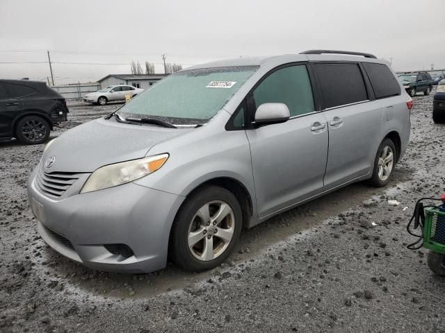 2017 Toyota Sienna LE