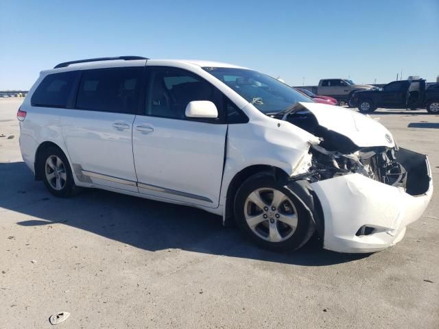 2013 Toyota Sienna LE