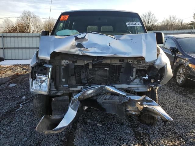 2013 Ford Econoline E350 Super Duty Wagon