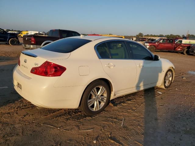 2015 Infiniti Q40