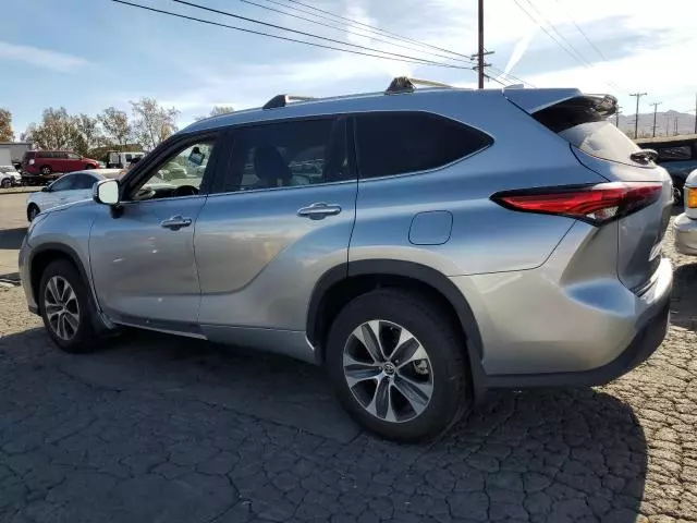 2022 Toyota Highlander Hybrid XLE