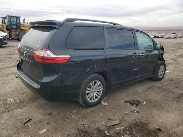 2017 Toyota Sienna XLE