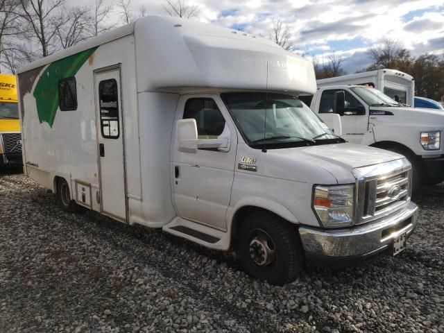 2016 Ford Econoline E450 Super Duty Cutaway Van