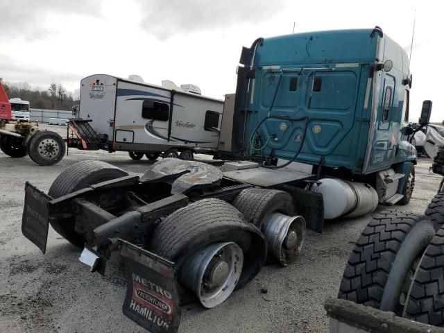 2013 Freightliner Cascadia 125