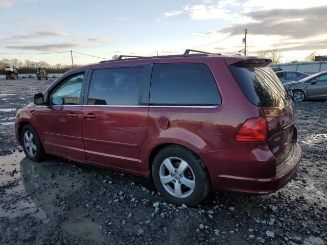 2011 Volkswagen Routan SE