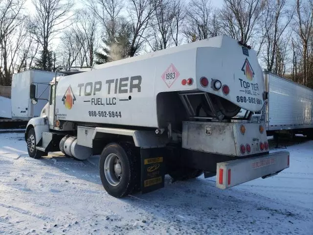 2009 Kenworth Construction T370