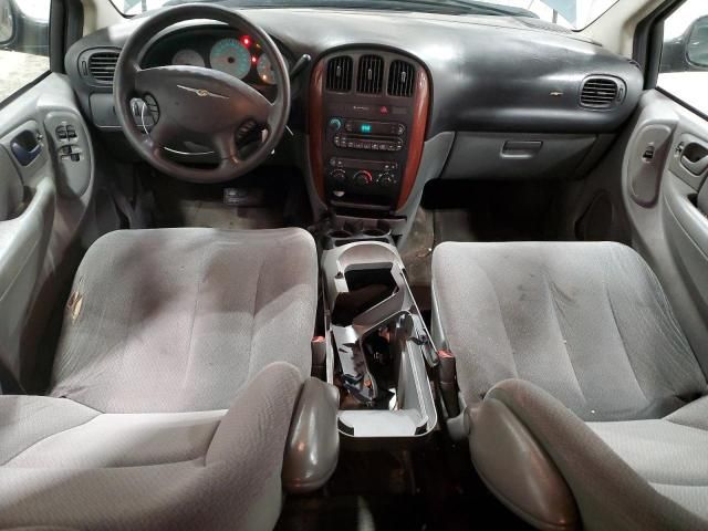 2005 Chrysler Town & Country