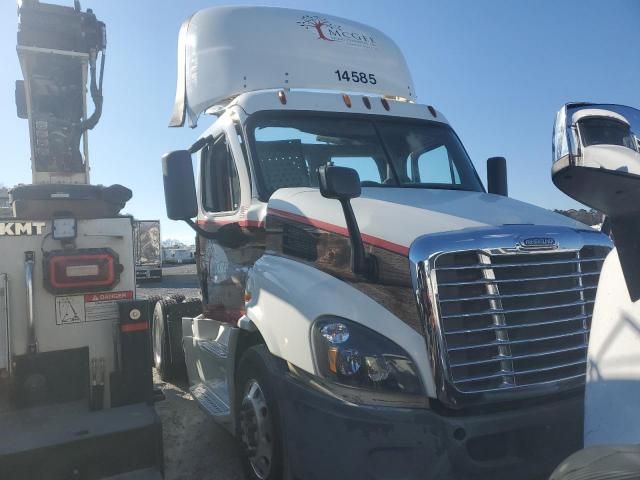 2015 Freightliner Cascadia 113