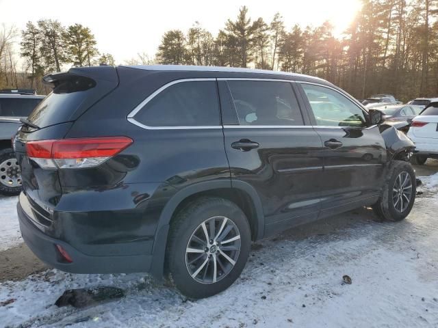 2017 Toyota Highlander SE