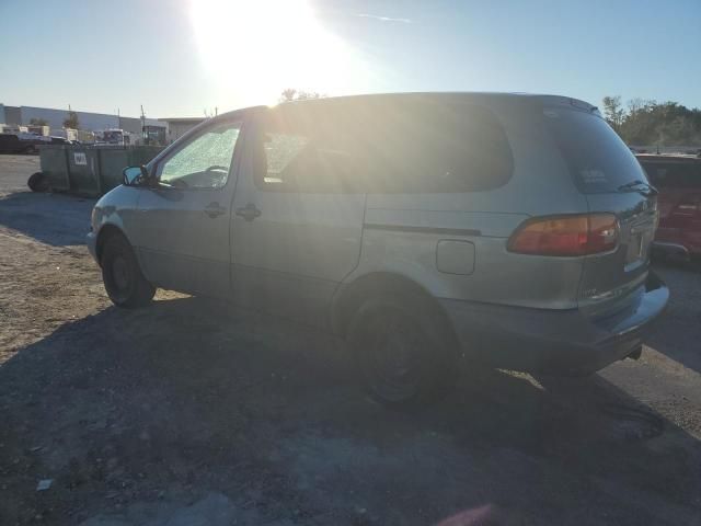 1998 Toyota Sienna LE