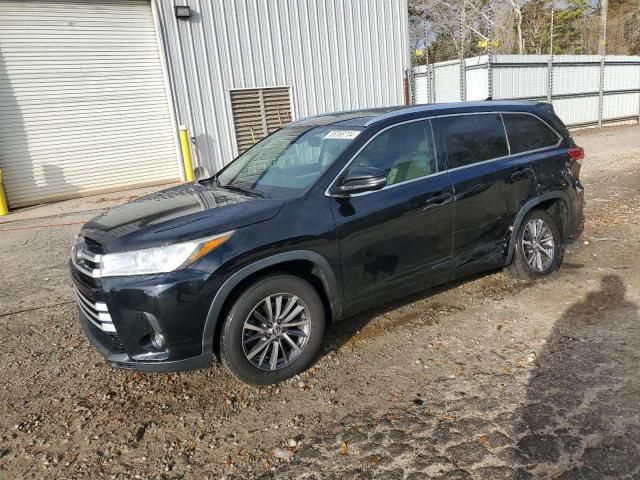 2017 Toyota Highlander SE