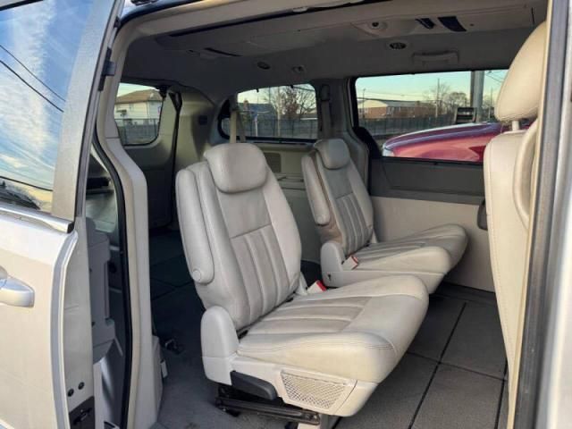 2009 Chrysler Town & Country Touring