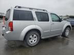 2005 Nissan Pathfinder LE