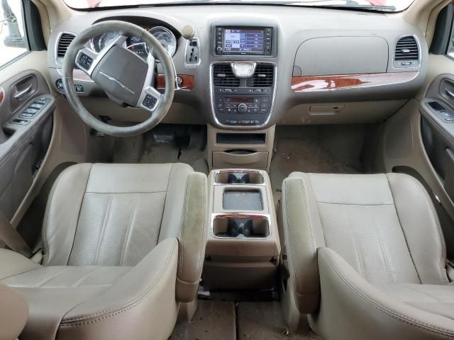 2012 Chrysler Town & Country Touring L