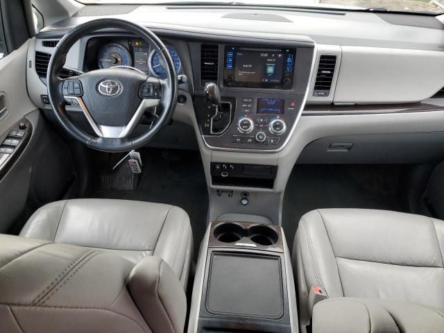 2016 Toyota Sienna XLE