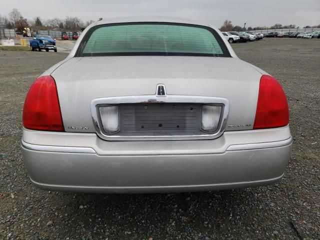 2006 Lincoln Town Car Signature Limited