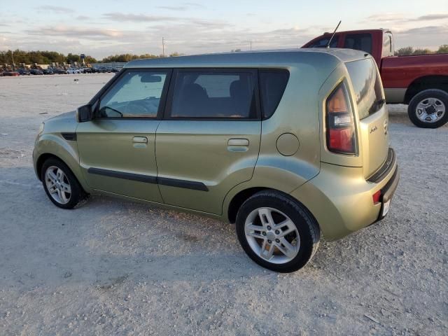 2010 KIA Soul +