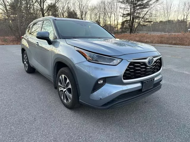 2021 Toyota Highlander Hybrid XLE