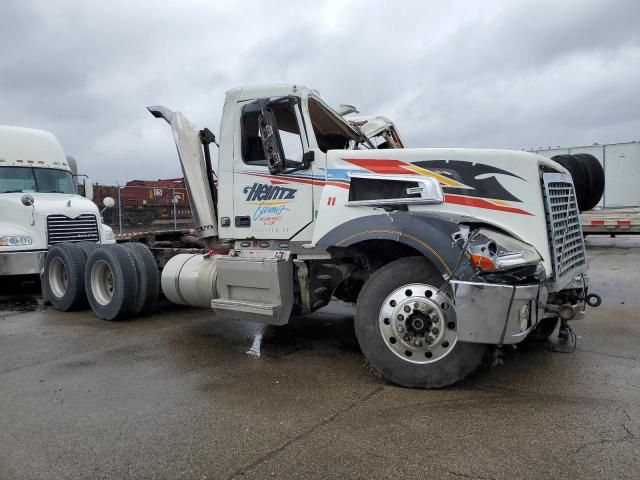 2008 Volvo VT 880