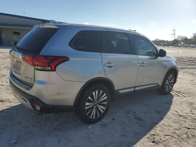 2019 Mitsubishi Outlander SE