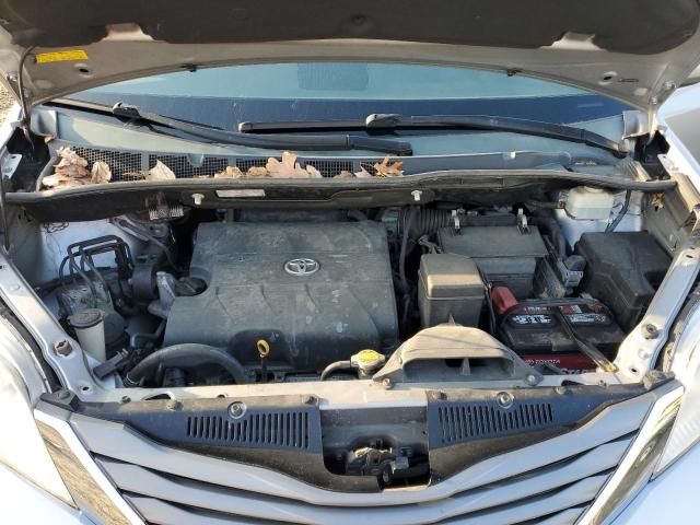 2012 Toyota Sienna XLE