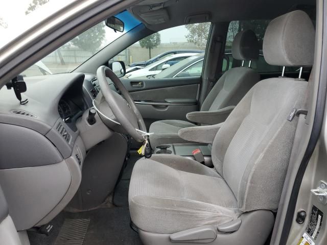 2009 Toyota Sienna CE