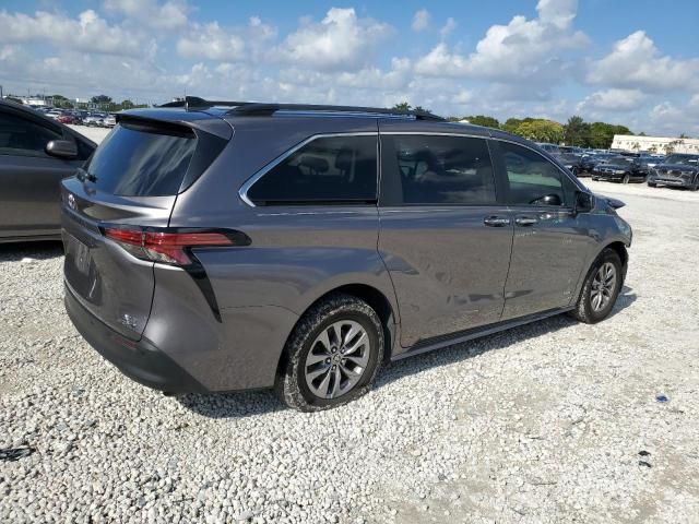 2021 Toyota Sienna XLE