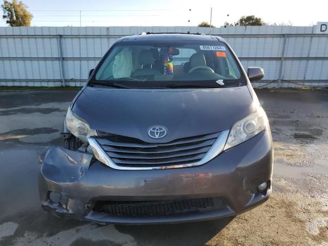 2012 Toyota Sienna XLE