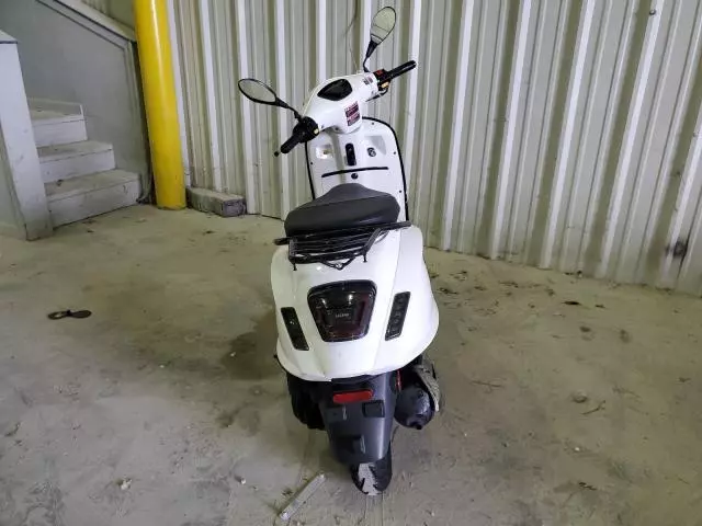 2024 Moped Moped