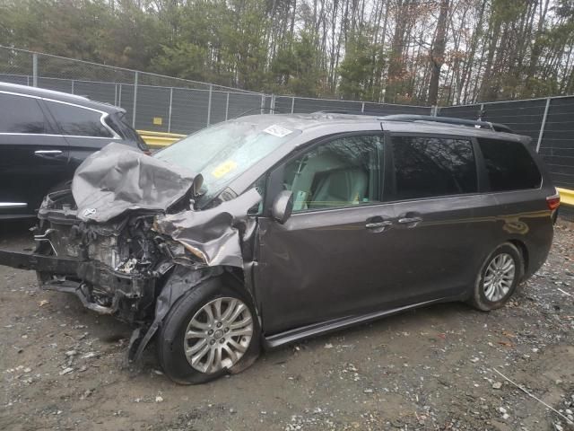 2016 Toyota Sienna XLE