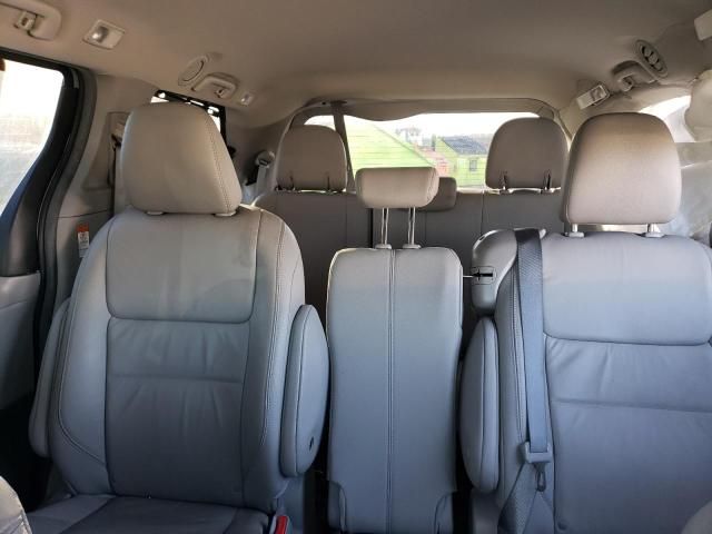 2016 Toyota Sienna XLE