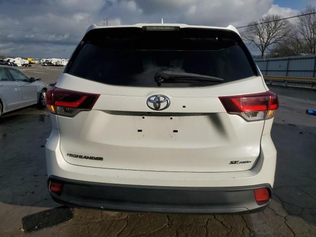 2019 Toyota Highlander SE