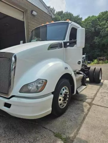 2015 Kenworth Construction T680