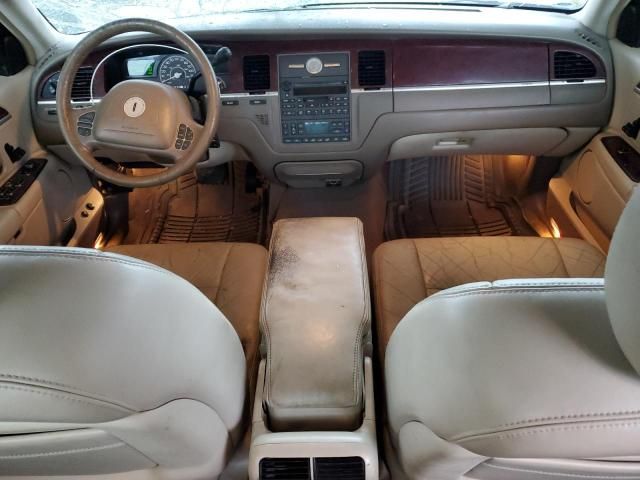 2004 Lincoln Town Car Executive