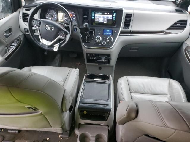 2016 Toyota Sienna XLE