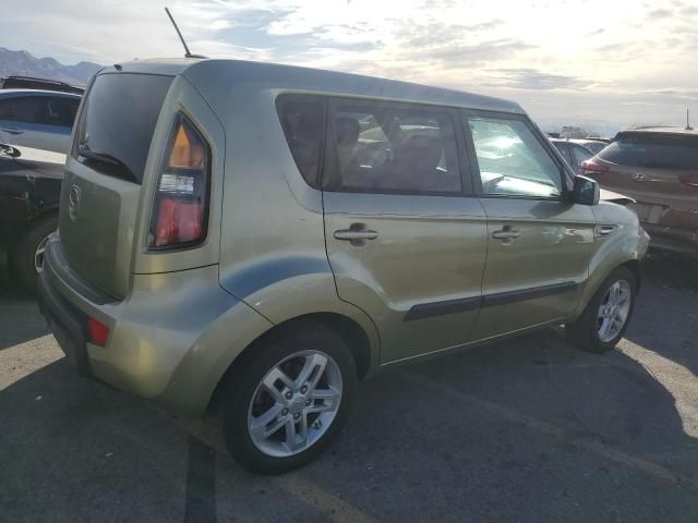 2011 KIA Soul +