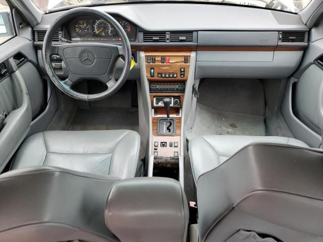 1992 Mercedes-Benz 300 E